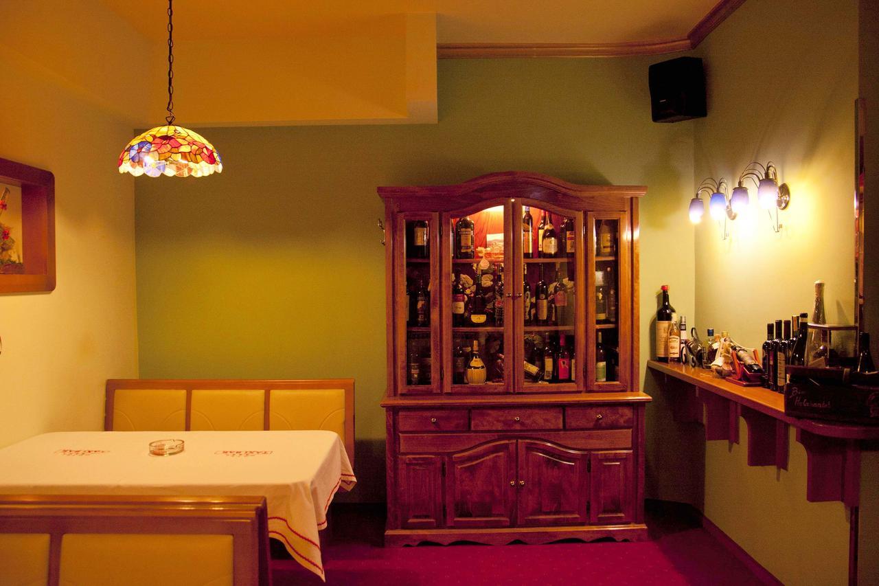 Taxi Bar Motel Bosanska Gradiska Zewnętrze zdjęcie