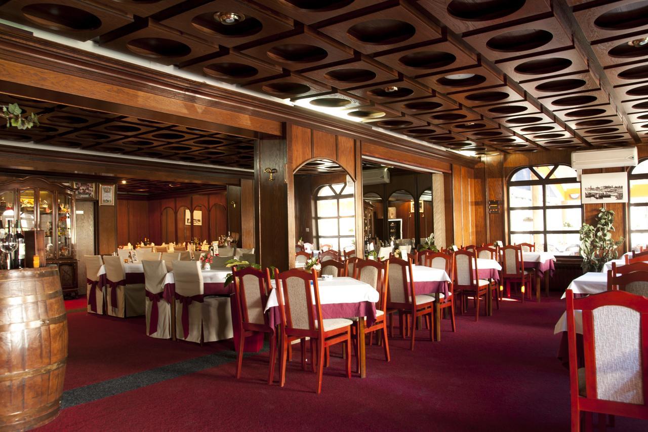 Taxi Bar Motel Bosanska Gradiska Zewnętrze zdjęcie